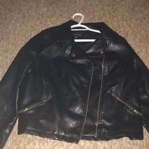 BLACK LEATHER JACKET 🖤